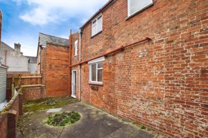 Rear Courtyard Garden- click for photo gallery